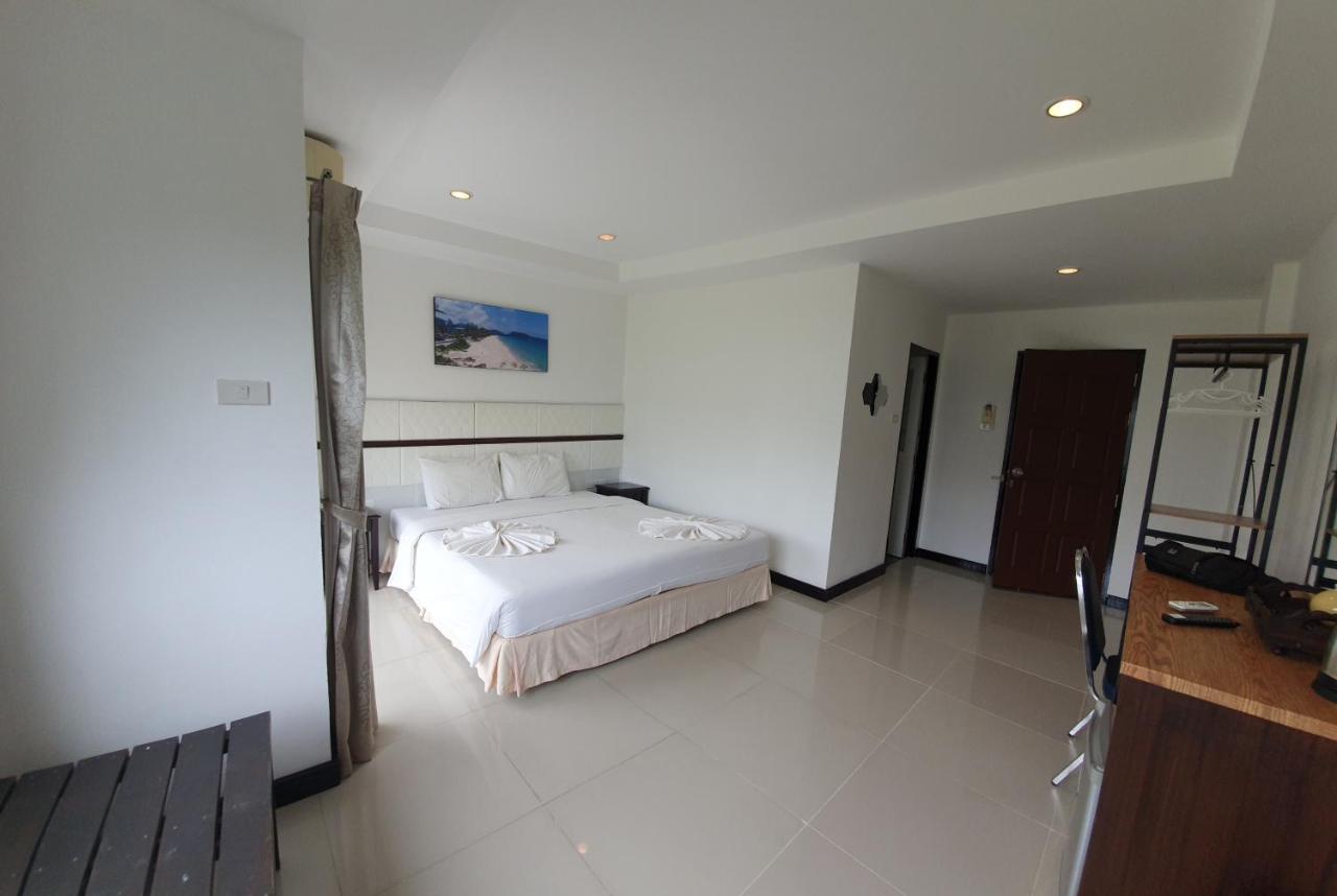 At Home Hotel Patong Екстериор снимка