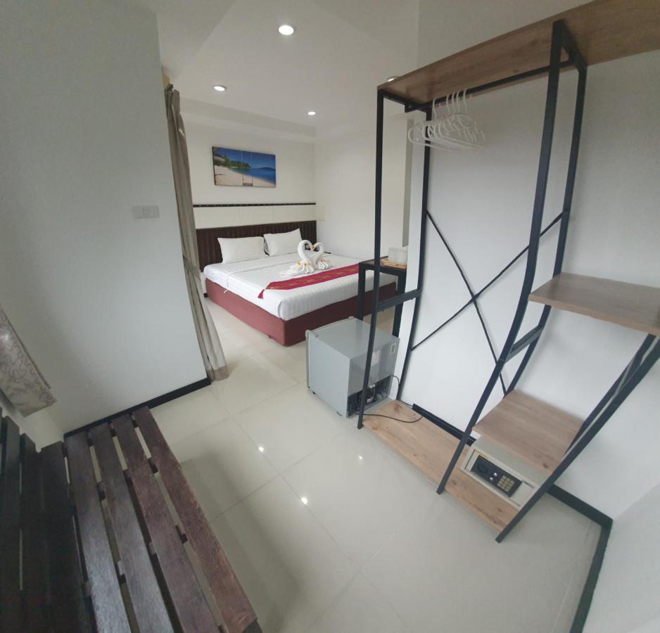At Home Hotel Patong Екстериор снимка