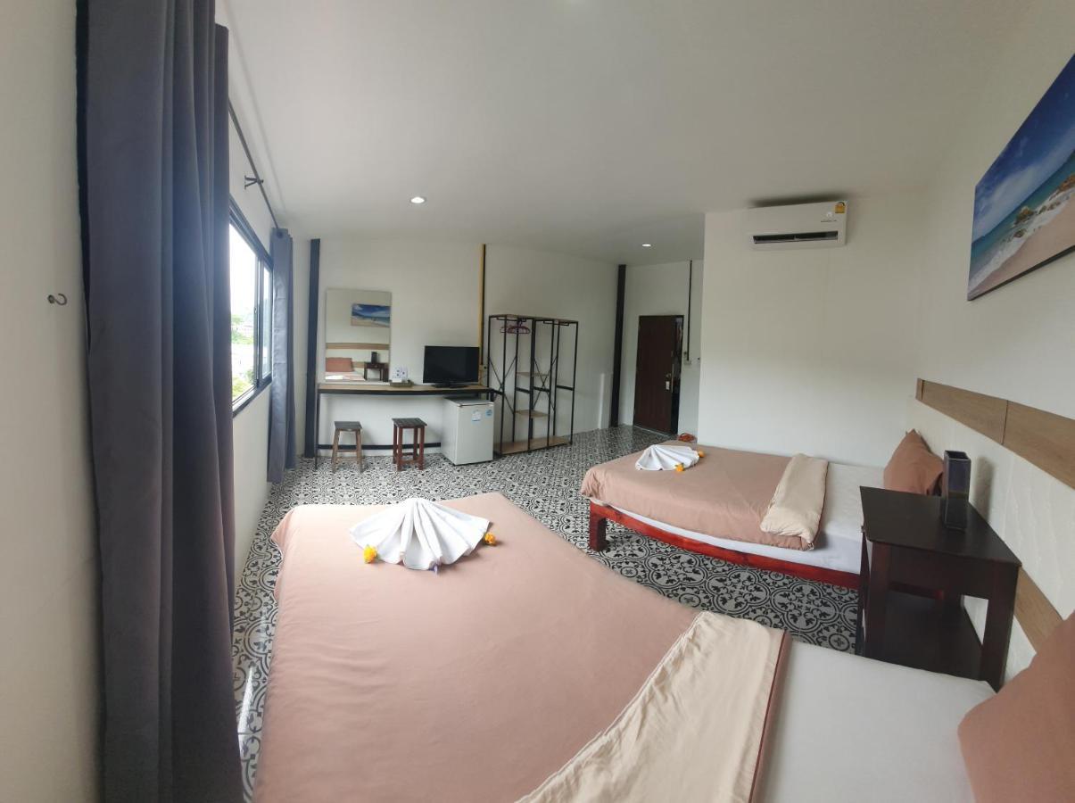 At Home Hotel Patong Екстериор снимка