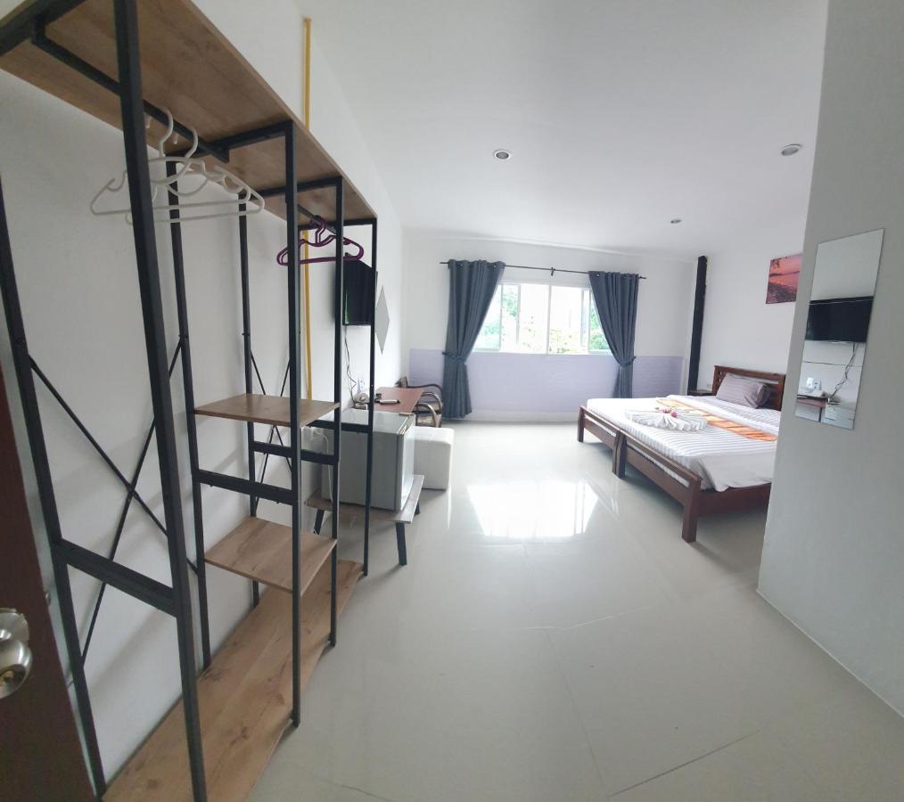 At Home Hotel Patong Екстериор снимка